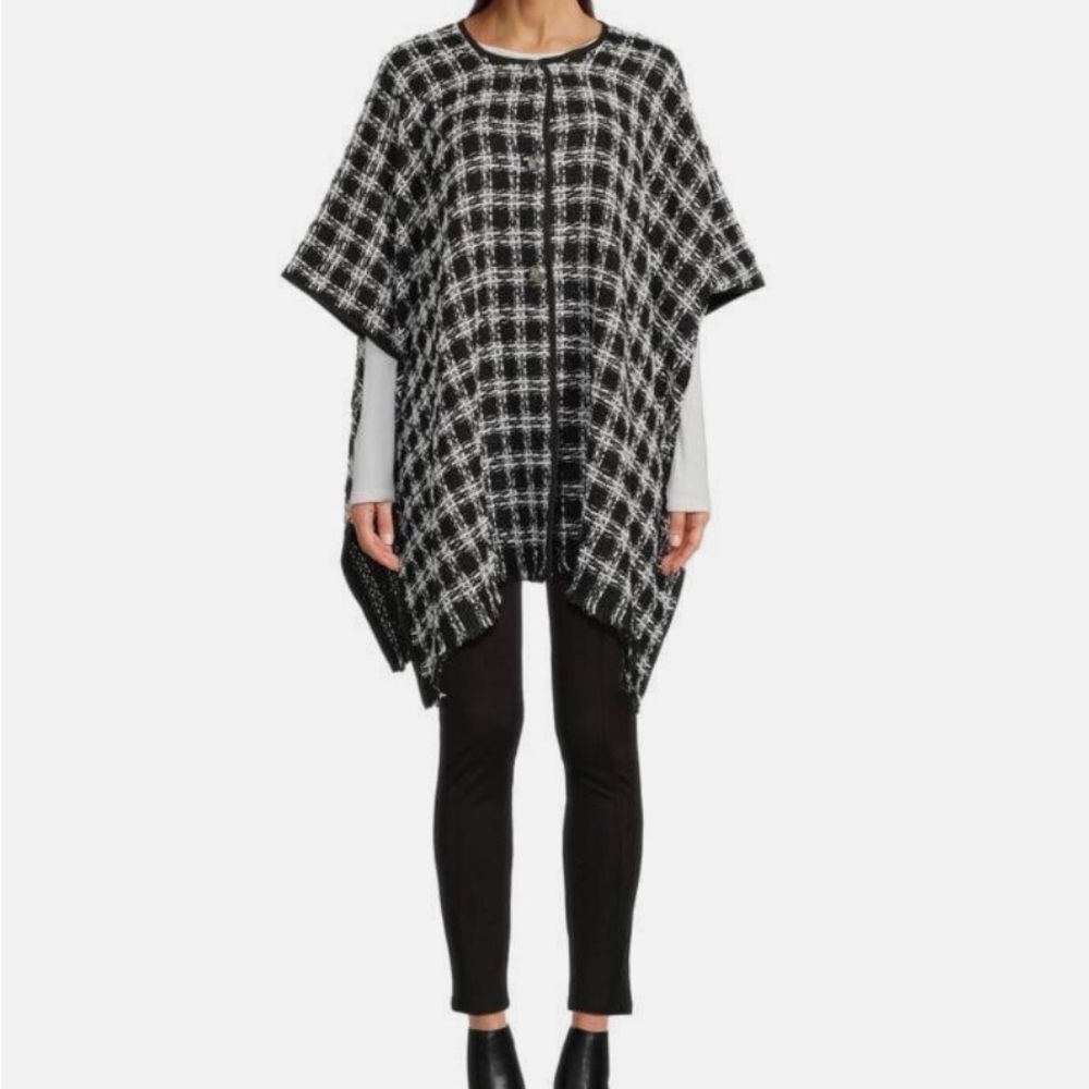 Karl Lagerfeld Paris One Size Black and White Plaid Women's cape sweater